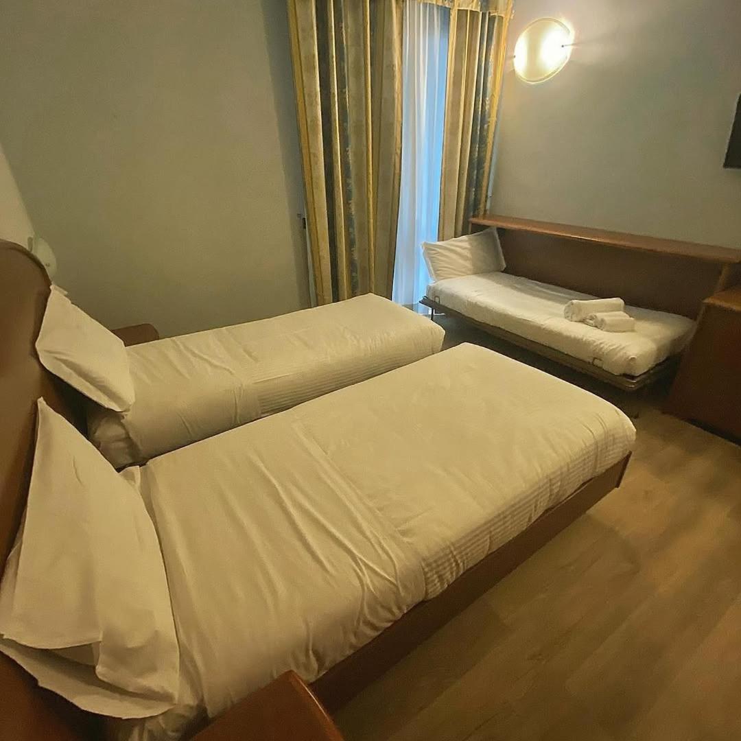Hotel Europa Milano Rosate Exterior foto